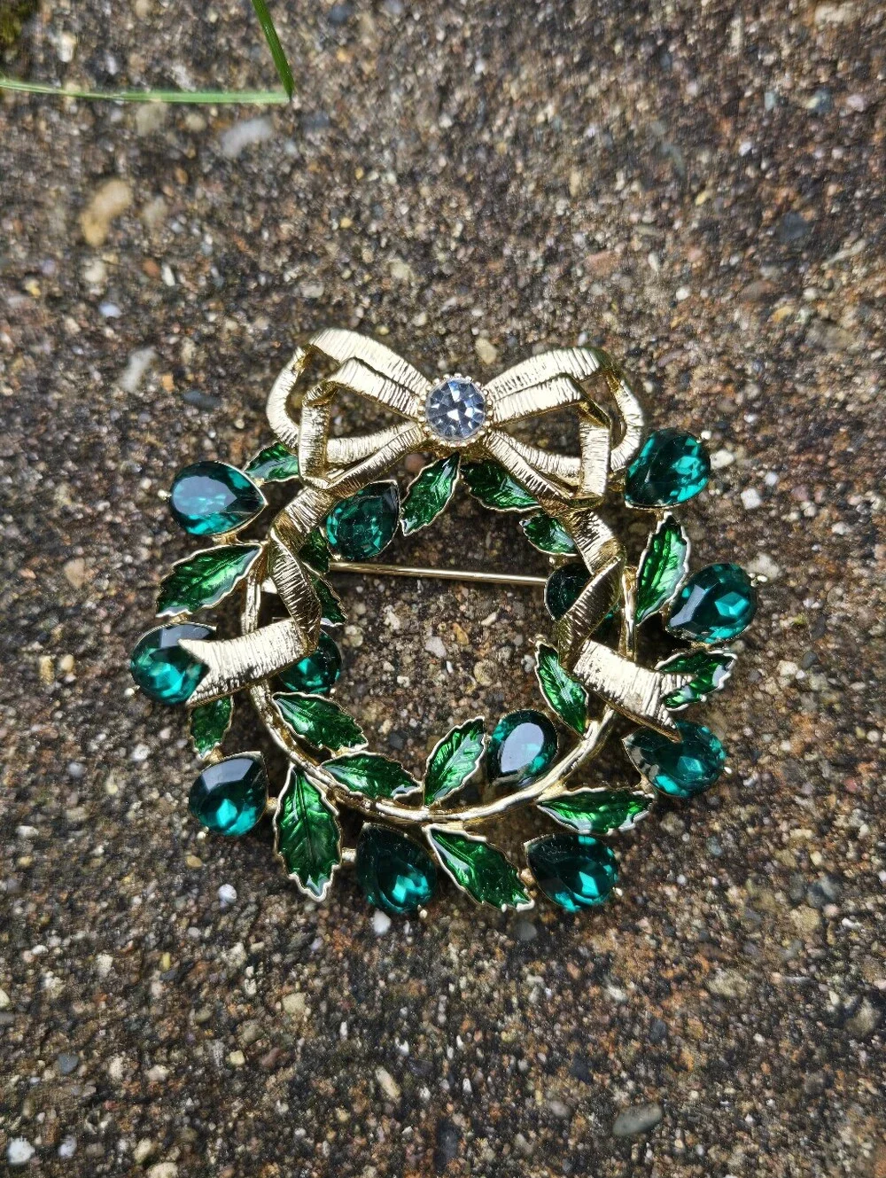 Napier Gold Tone Wreath Brooch with Emerald Green Stones